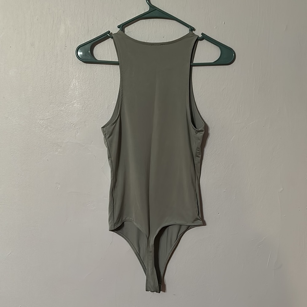 Express Body Contour One Piece - Picture 5 of 8